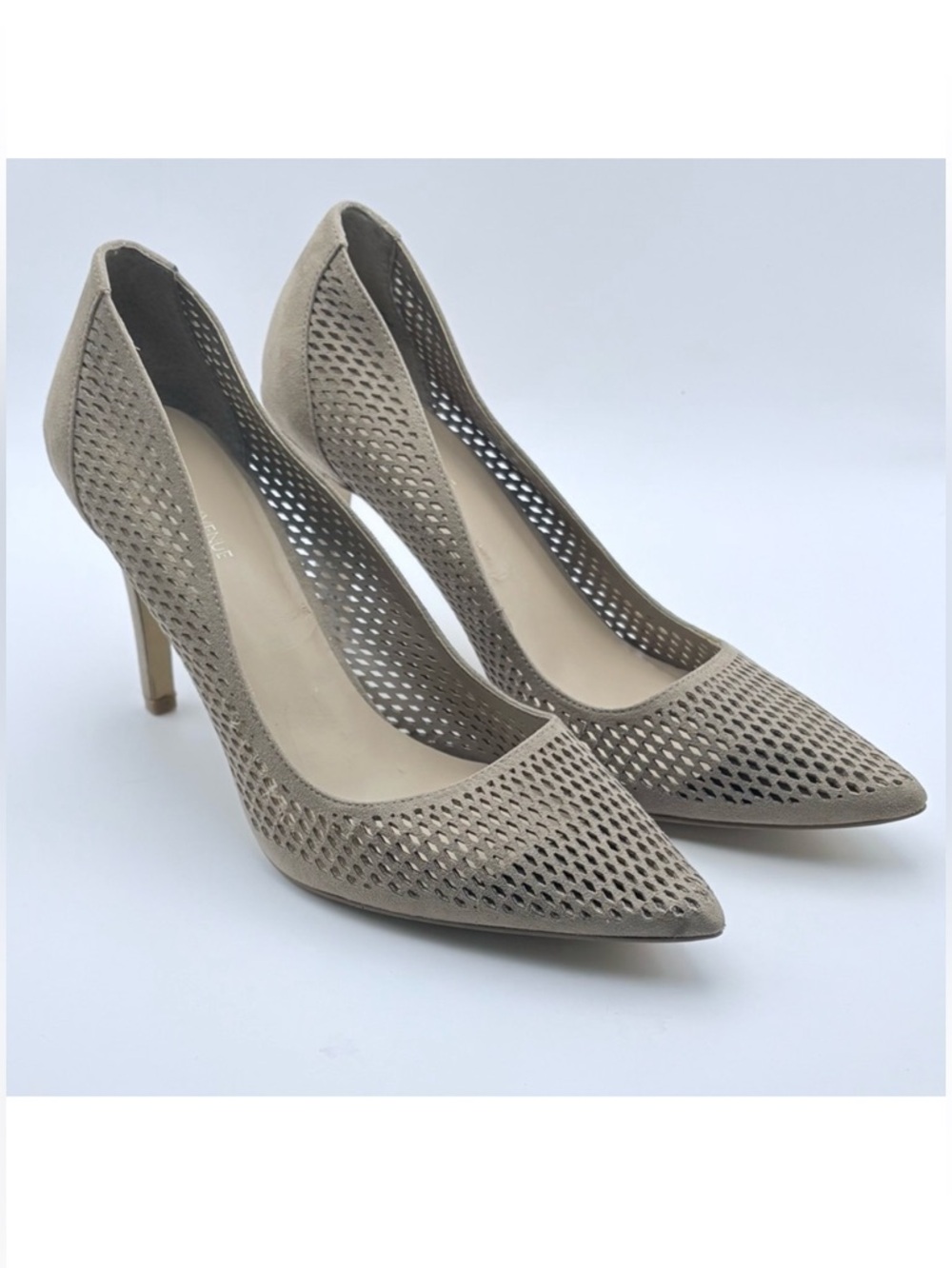 EUC Saks 5th Ave Tan Perforated Pumps size 10 classic business office night out